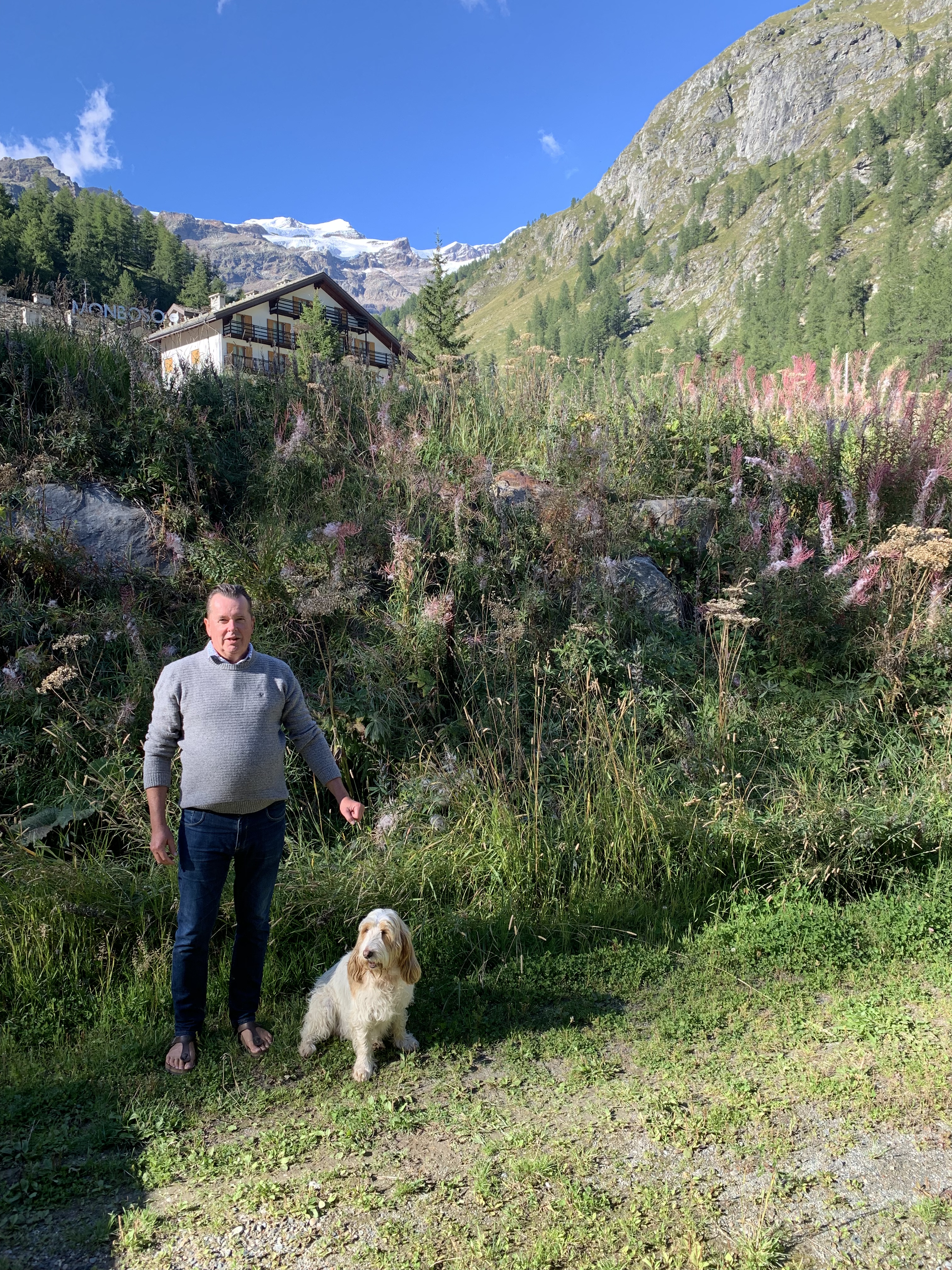 Anton op de Birckenstocks